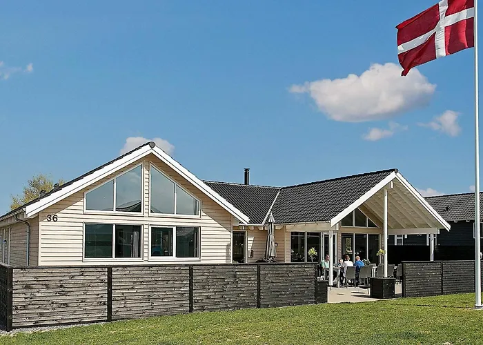 Luxury Pool Retreat By Sea - By Traum Ferienhaus *